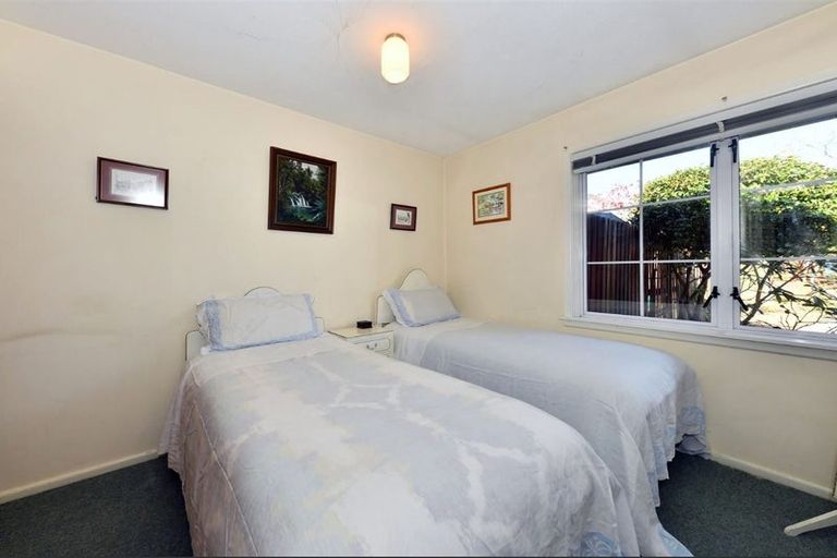 Photo of property in 1/9 Lombard Place, Avonhead, Christchurch, 8042