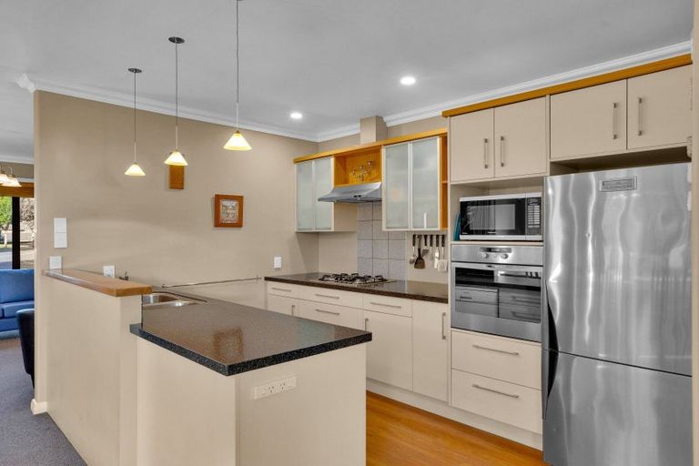 Photo of property in 2 Cranmer Close, Rototuna North, Hamilton, 3210