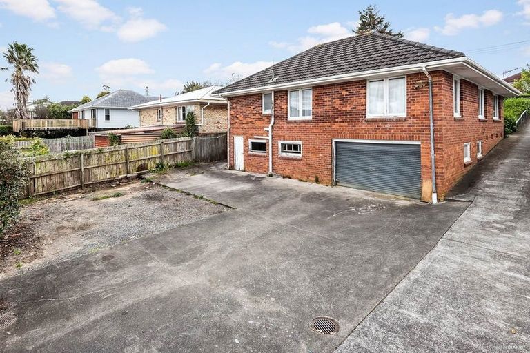 Photo of property in 101 Hutchinson Avenue, New Lynn, Auckland, 0600