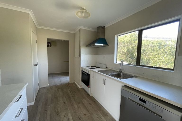 Photo of property in 148 Aviemore Drive, Highland Park, Auckland, 2010