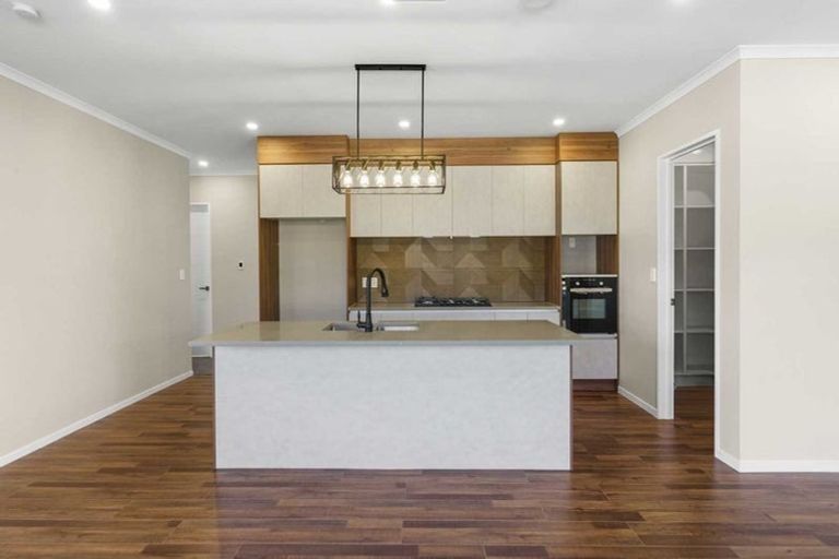 Photo of property in 3 Poutawa Lane, Clarks Beach, 2122