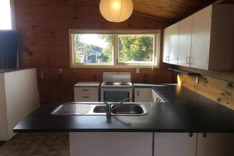 Photo of property in 10 Bahama Crescent, Paraparaumu Beach, Paraparaumu, 5032