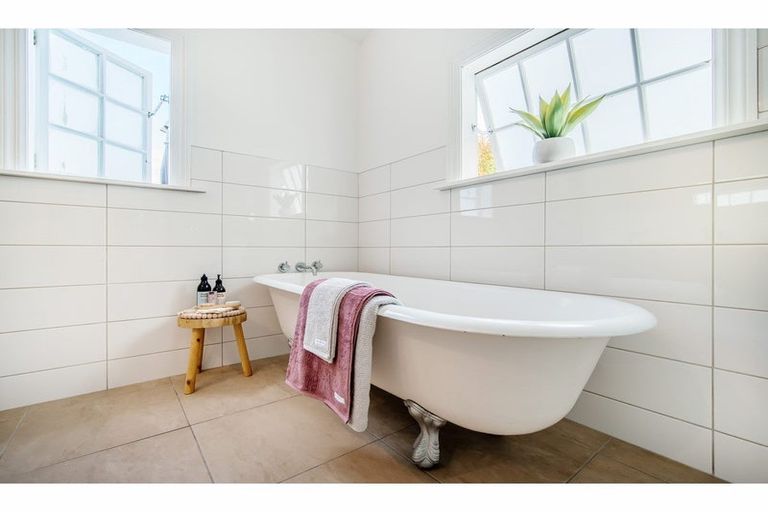 Photo of property in 14 Martin Avenue, Beckenham, Christchurch, 8023