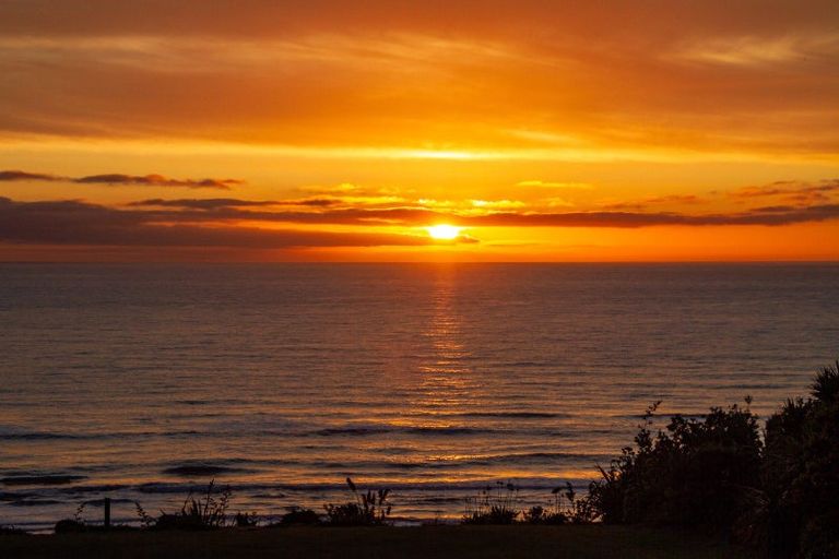 Photo of property in 31 Longbeach Drive, Castlecliff, Whanganui, 4501