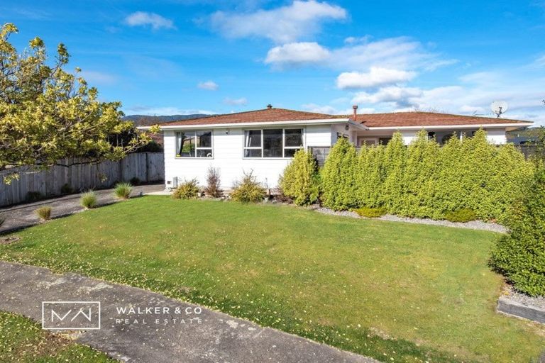 Photo of property in 10 Akron Grove, Totara Park, Upper Hutt, 5018