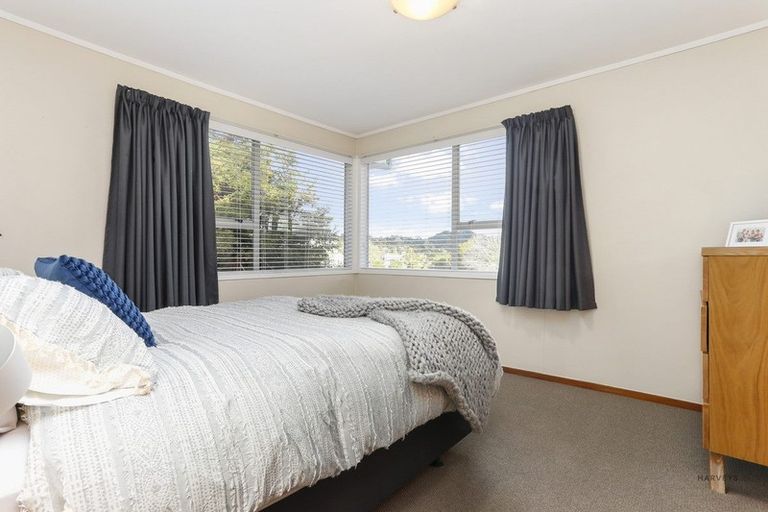 Photo of property in 100 Captain Scott Road, Glen Eden, Auckland, 0602