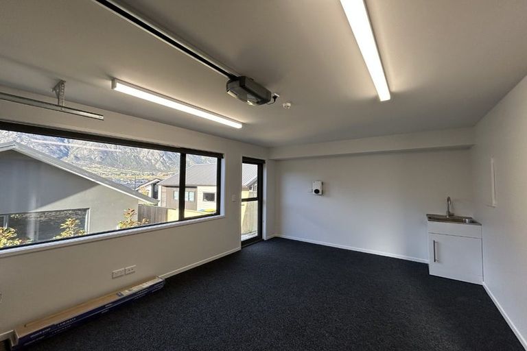 Photo of property in 10 Friesian Close, Jacks Point, 9371