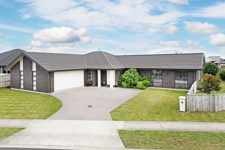 Photo of property in 2 Mirabell Place, Patumahoe, Pukekohe, 2679