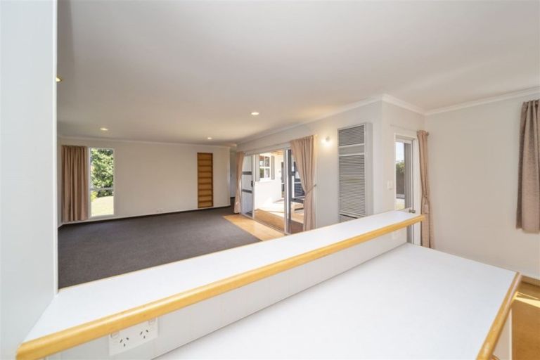 Photo of property in 48 Burns Street, Hawera, 4610