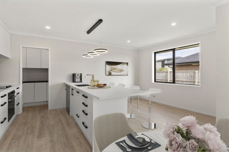 Photo of property in 21 Dame Nganeko Drive, Glenbrook, 2681