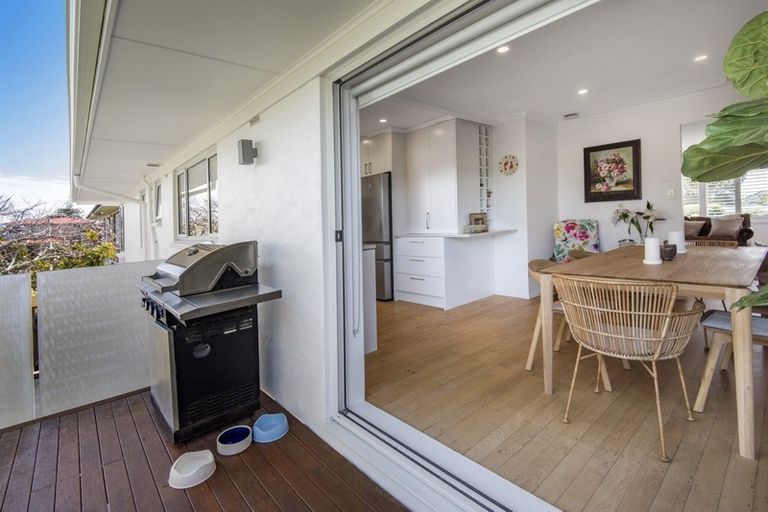 Photo of property in 2/41 Merani Street, Narrow Neck, Auckland, 0622