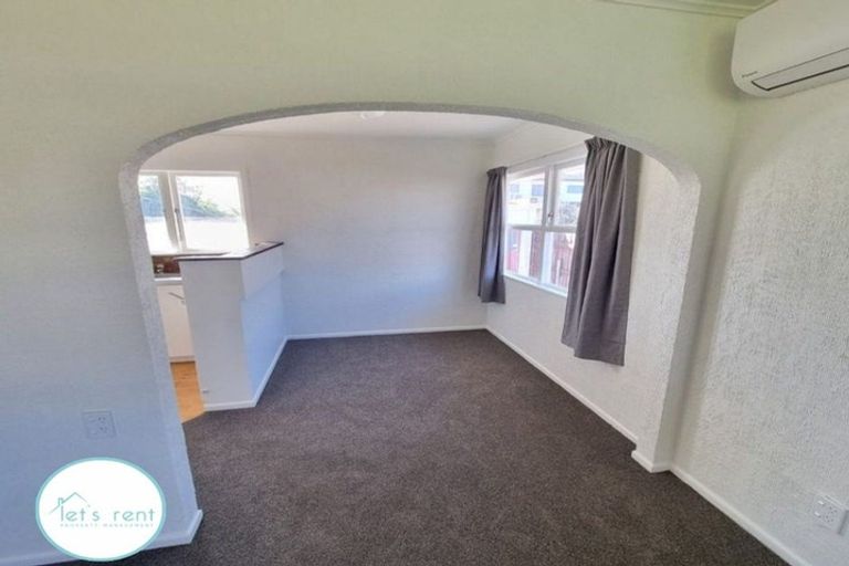 Photo of property in 12 Raglan Street, Mangere East, Auckland, 2024