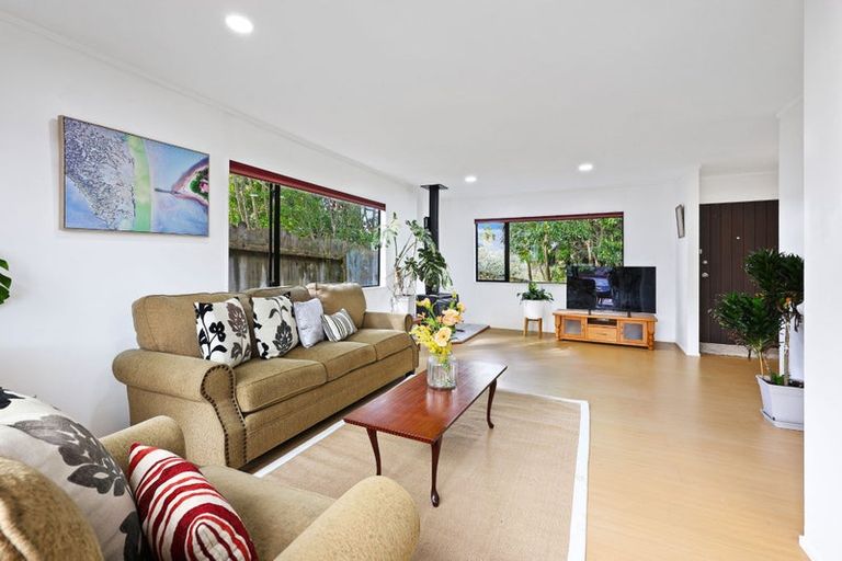 Photo of property in 2/57 Howe Street, Howick, Auckland, 2014