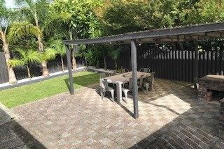 Photo of property in 9 Harding Avenue, Te Atatu South, Auckland, 0610