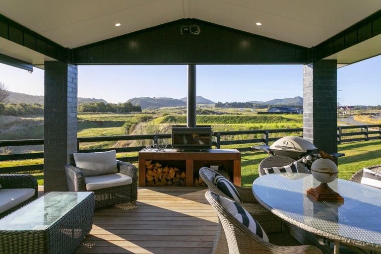 Photo of property in 14 Seven Oaks Drive, Kinloch, Taupo, 3377