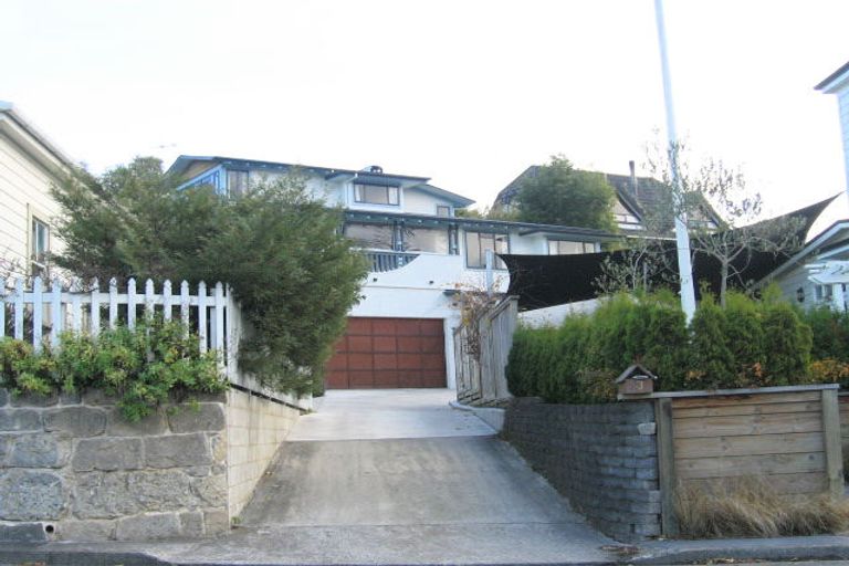 Photo of property in 3 Napier Terrace, Bluff Hill, Napier, 4110