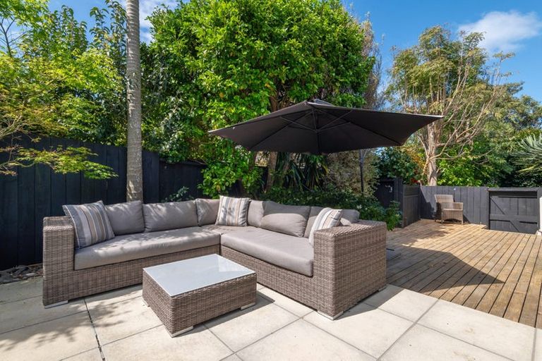 Photo of property in 473 Beach Road, Murrays Bay, Auckland, 0630