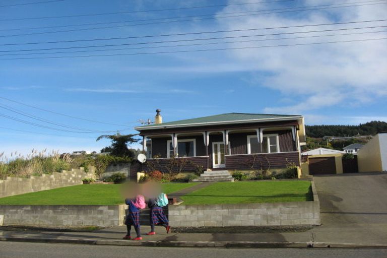 Photo of property in 146 Marine Parade, Bluff, 9814