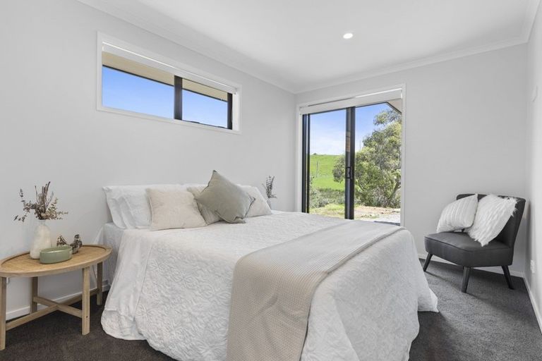 Photo of property in 64 Fernbrook Drive, Hurworth, New Plymouth, 4310