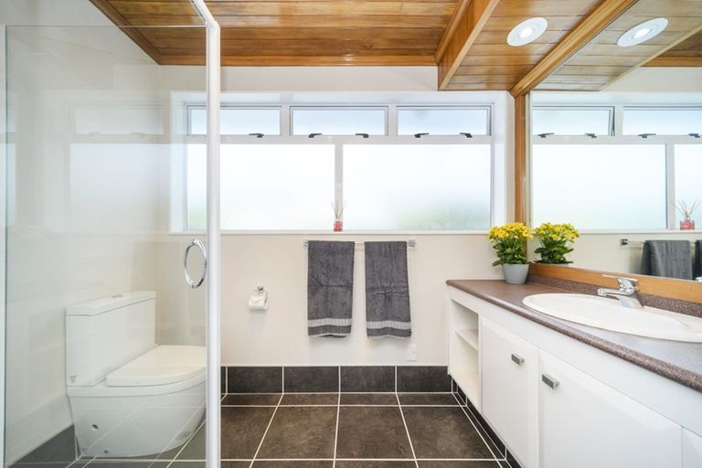 Photo of property in 24 Parkland Crescent, Terrace End, Palmerston North, 4410