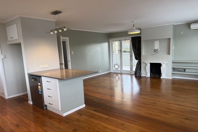 Photo of property in 2/71 Gardner Avenue, New Lynn, Auckland, 0600