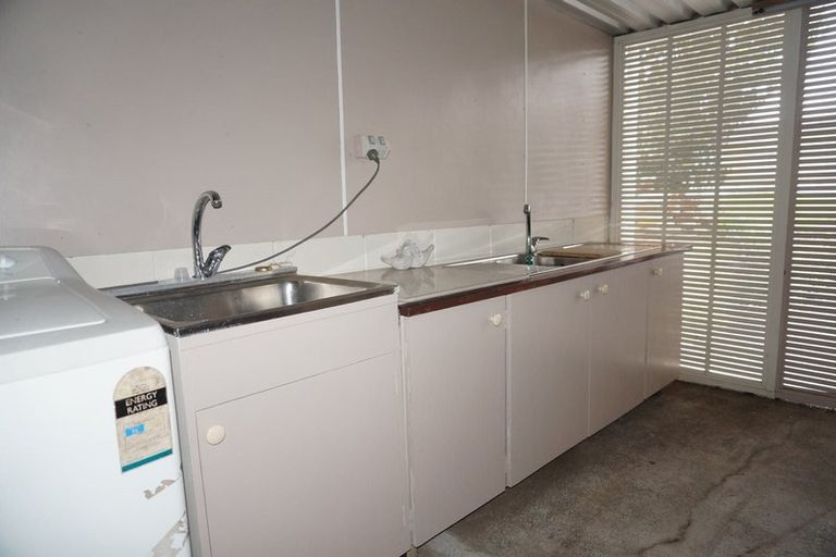 Photo of property in 28 Rotoiti Avenue, Pakuranga Heights, Auckland, 2010