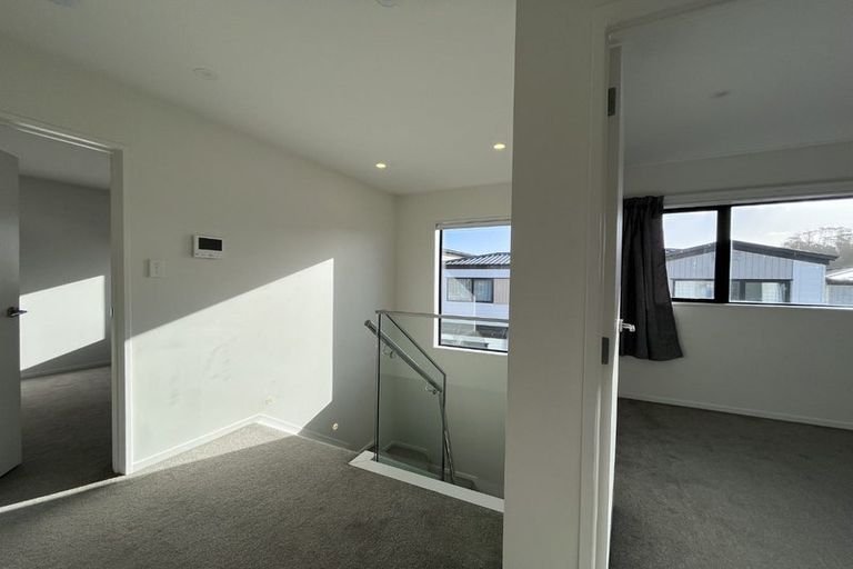 Photo of property in 10/535 Swanson Road, Ranui, Auckland, 0612