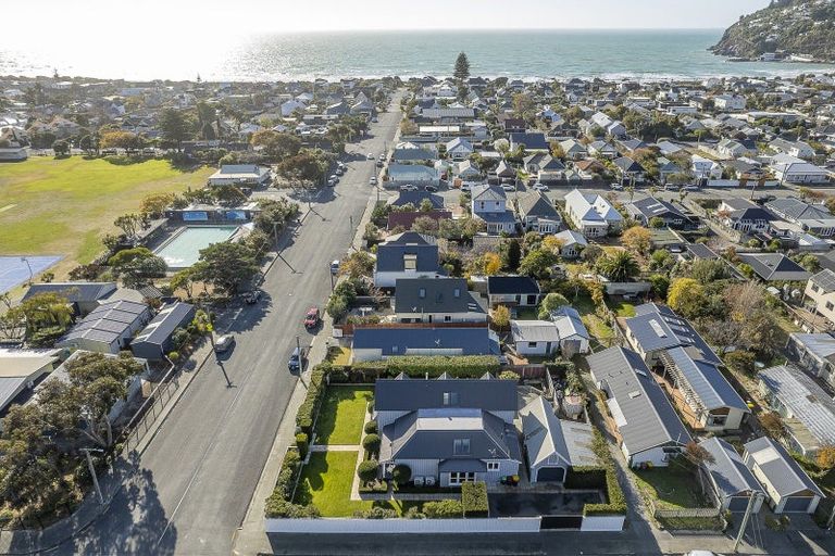 Photo of property in 33 Hardwicke Street, Sumner, Christchurch, 8081