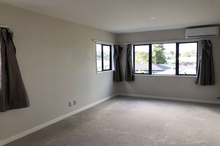Photo of property in 10c Woodall Place, Totara Vale, Auckland, 0627