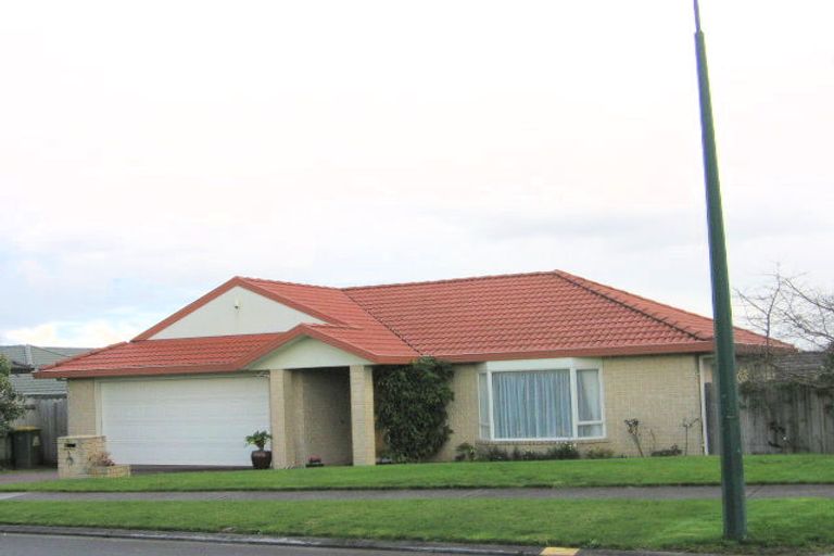 Photo of property in 4 Millisle Place, East Tamaki Heights, Auckland, 2016