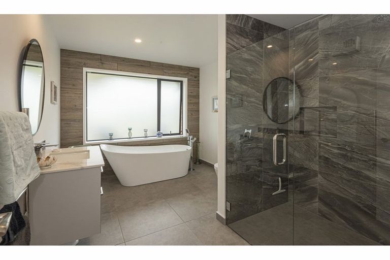 Photo of property in 21 Capstone Place, Te Kamo, Kamo, 0185