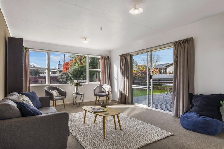 Photo of property in 8 Thackeray Place, Owhata, Rotorua, 3010