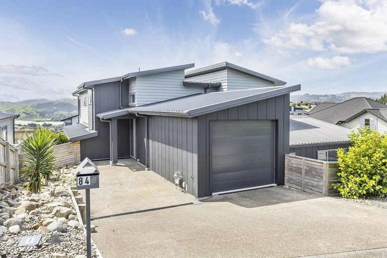 Photo of property in 84 Endeavour Drive, Whitby, Porirua, 5024