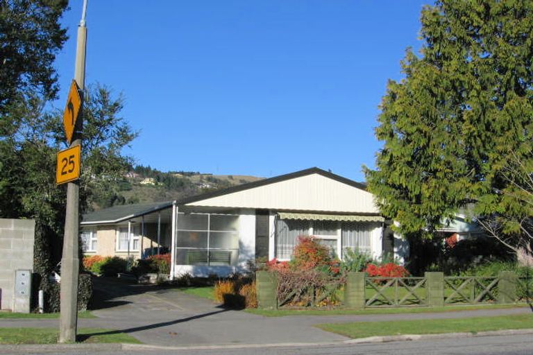 Photo of property in 5 Landsdowne Terrace, Cashmere, Christchurch, 8022