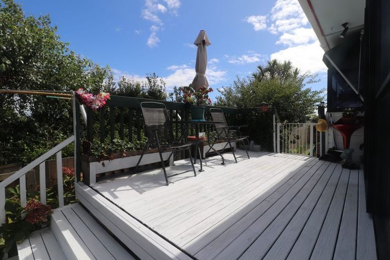 Photo of property in 2/99 Ocean View Road, Hillcrest, Auckland, 0627