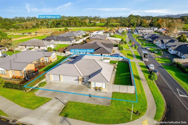 Photo of property in 38 Gilbransen Road, Kumeu, 0810