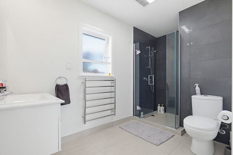 Photo of property in 48 Stottholm Road, Titirangi, Auckland, 0604