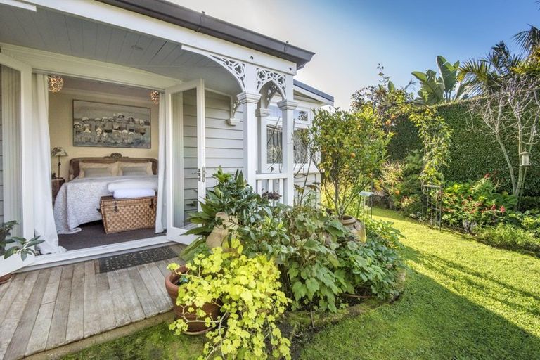 Photo of property in 58a Church Street, Devonport, Auckland, 0624