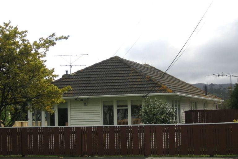 Photo of property in 6 Chittick Street, Stokes Valley, Lower Hutt, 5019