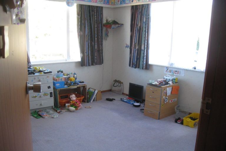 Photo of property in 28 Maple Grove, Kingston, Wellington, 6021