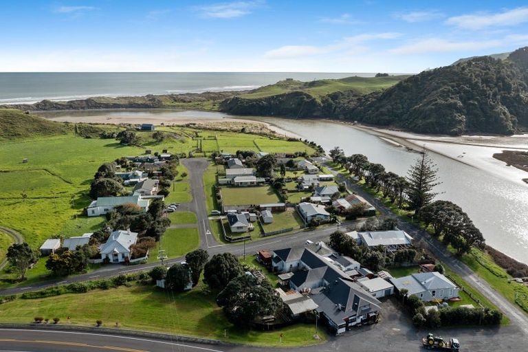 Photo of property in 6 Briscoe Street, Awakino, Mokau, 4376