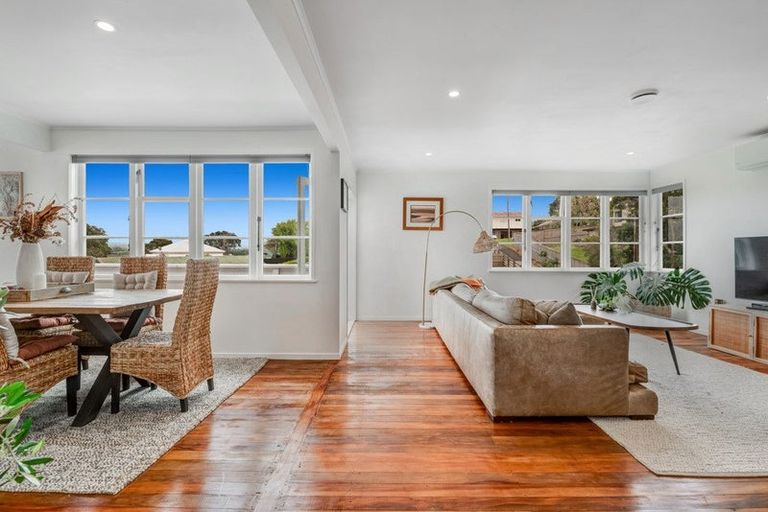 Photo of property in 10 St James Avenue, Helensville, 0800