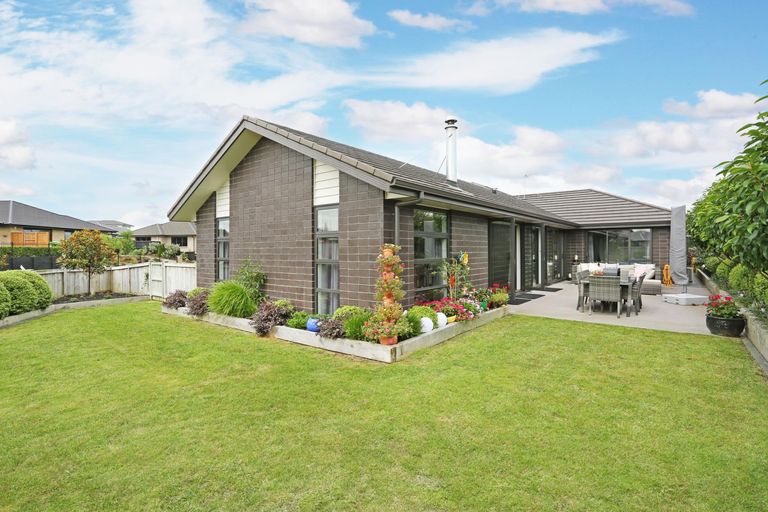 Photo of property in 2 Mirabell Place, Patumahoe, Pukekohe, 2679