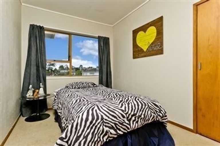 Photo of property in 6 Camrose Place, Glenfield, Auckland, 0629