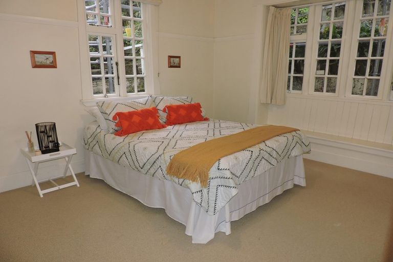 Photo of property in 145 Kelburn Parade, Kelburn, Wellington, 6012