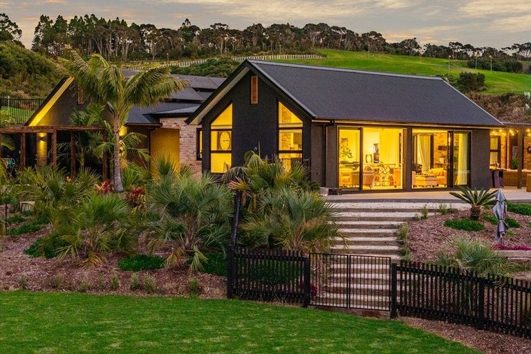 Photo of property in 7 Taemai Place, Okura Bush, Albany, 0794