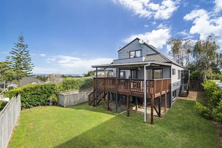 Photo of property in 1/30 Tui Glen Road, Birkenhead, Auckland, 0626