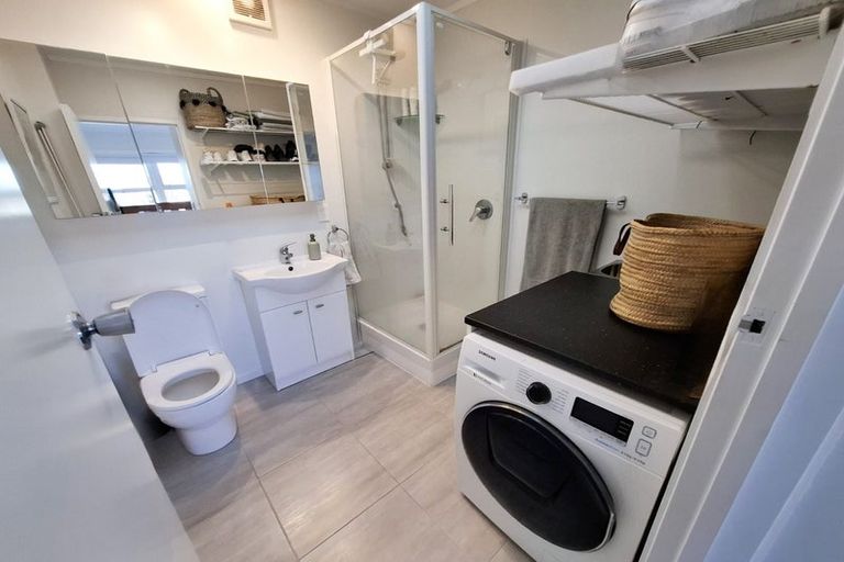 Photo of property in 6/18 Parr Terrace, Castor Bay, Auckland, 0620