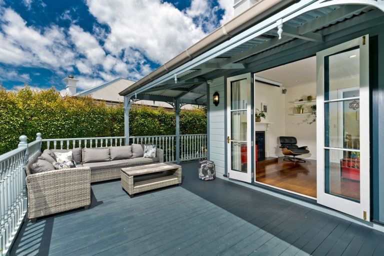 Photo of property in 2/4 Georgia Terrace, Albany, Auckland, 0632