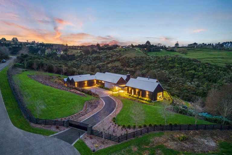 Photo of property in 104 Stoneridge Terrace, Whitford, Manurewa, 2576